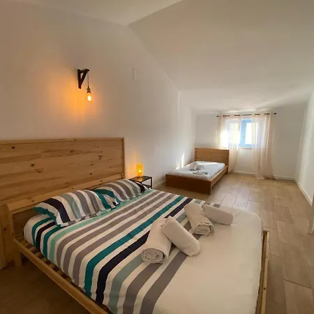 Casa Aconchegante Em * Ferrel (Leiria)